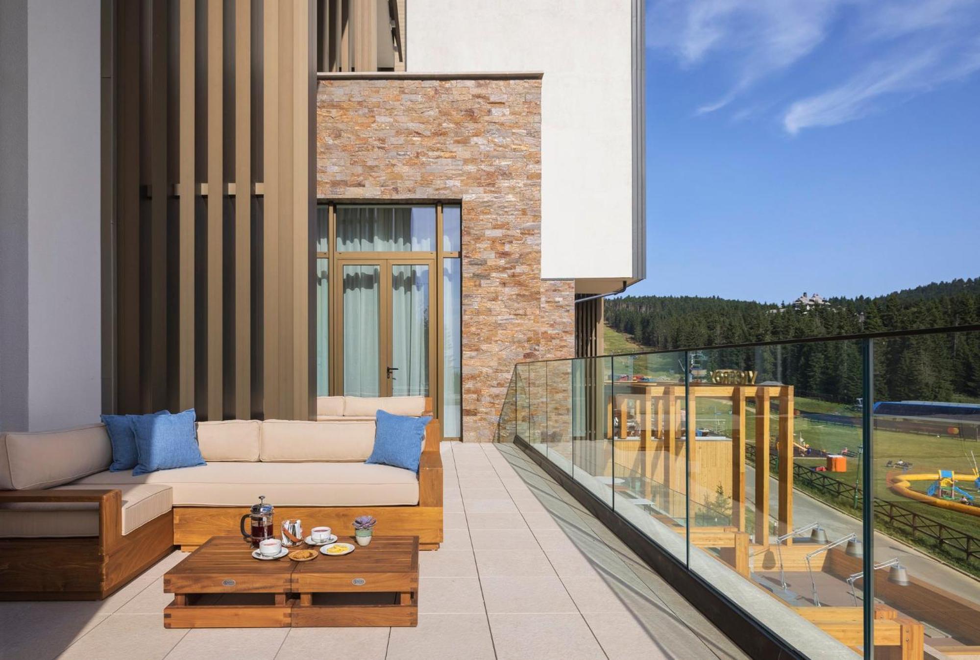 Viceroy Kopaonik Serbia ภายนอก รูปภาพ The Terrace