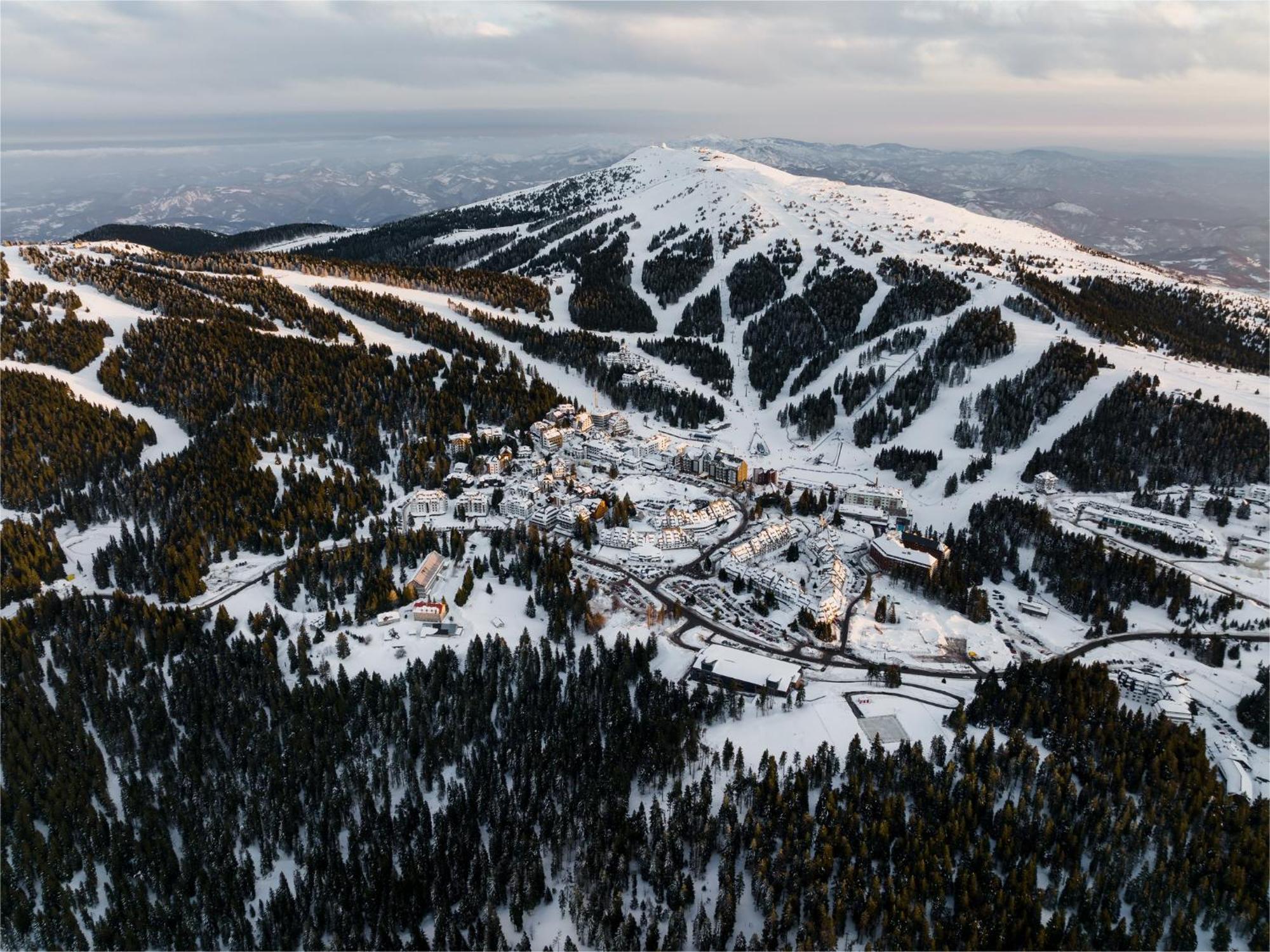Viceroy Kopaonik Serbia ภายนอก รูปภาพ Aerial view of the resort